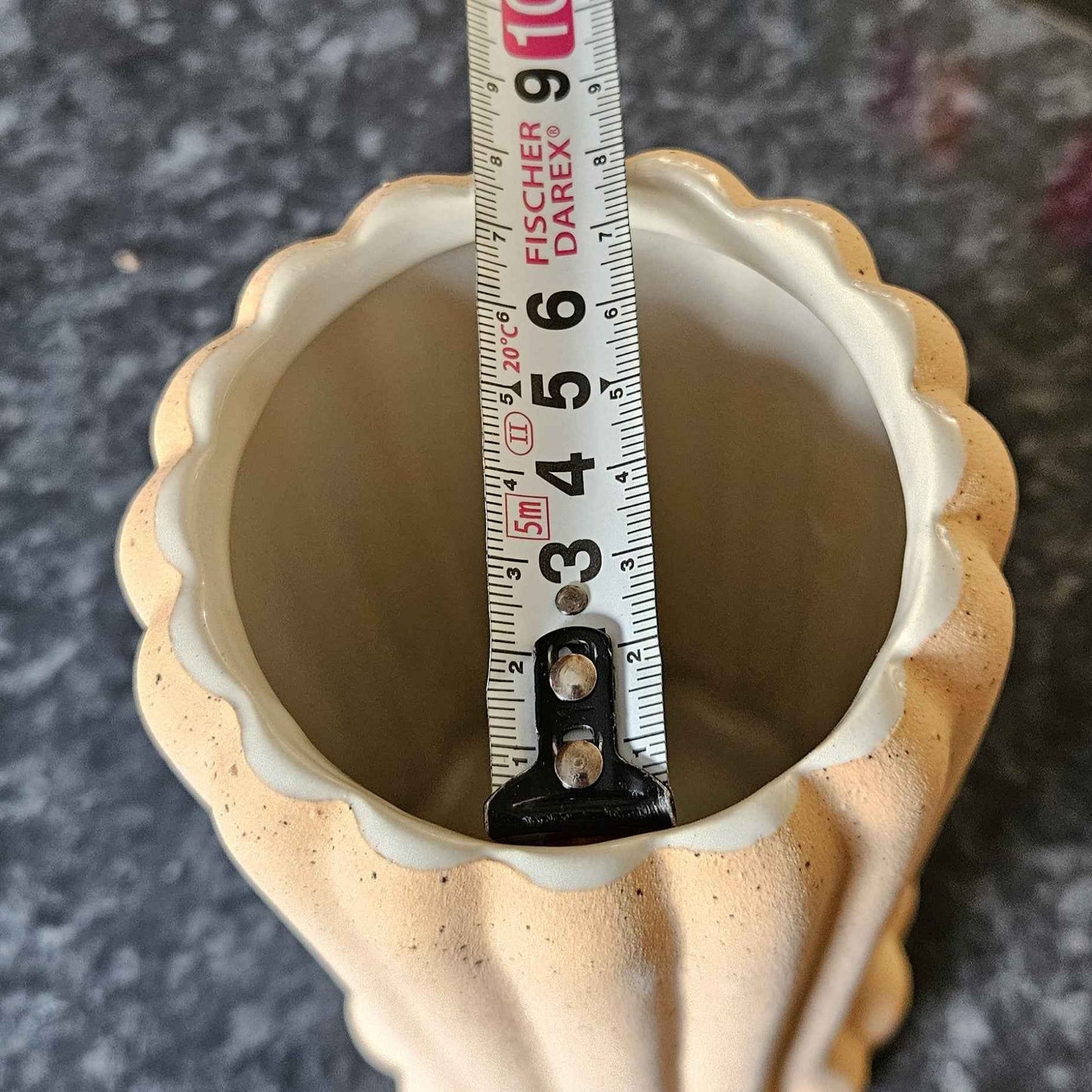 Vase effet cannelé