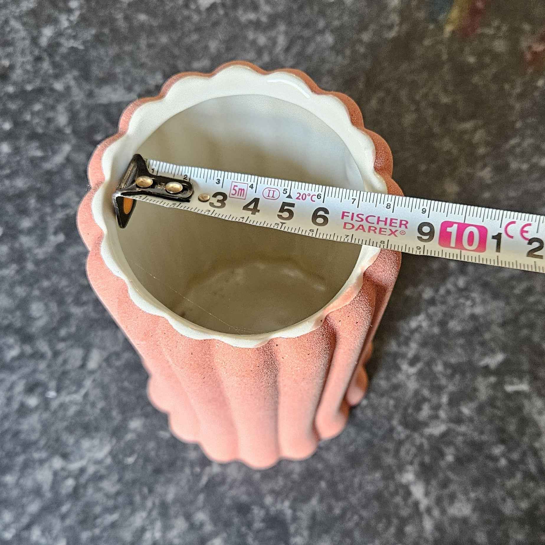 Vase effet cannelé