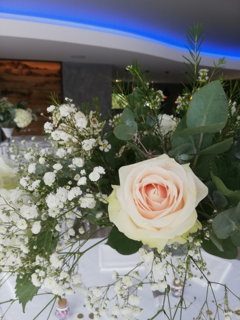 bouquet-table-rose-blanche